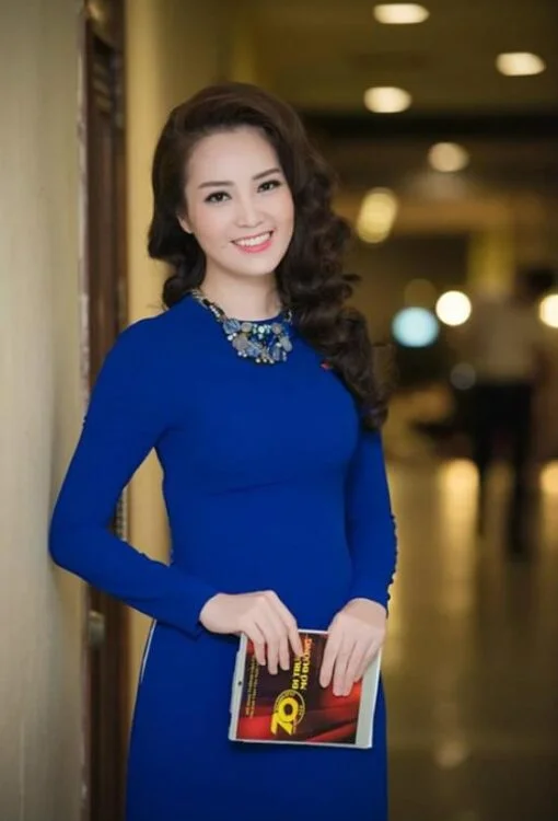 Traditional Vietnamese Ao Dai For Sales - Image 2