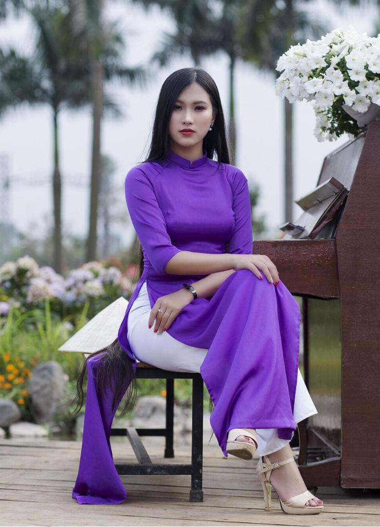 Vietnam traditional Ao Dai in lavender chiffon fabric