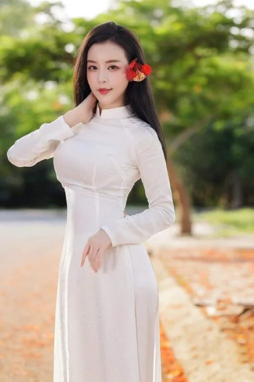 Thai Tuan brocart blanc Ao Dai 1