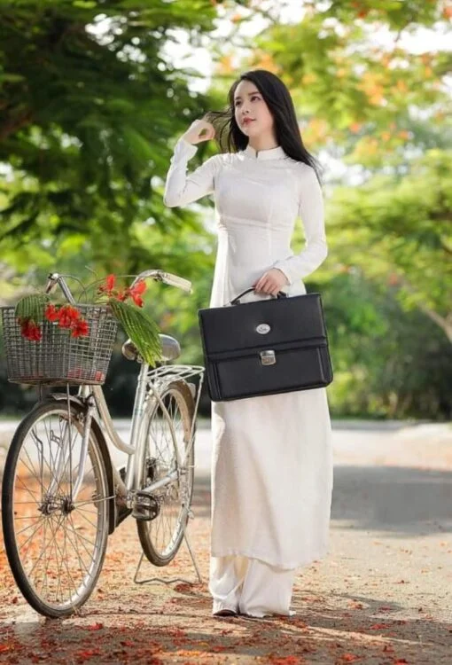 Thai Tuan brocart blanc Ao Dai 3