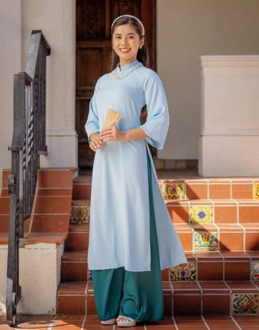 Vietnam Ao Dai Flared sleeves front side