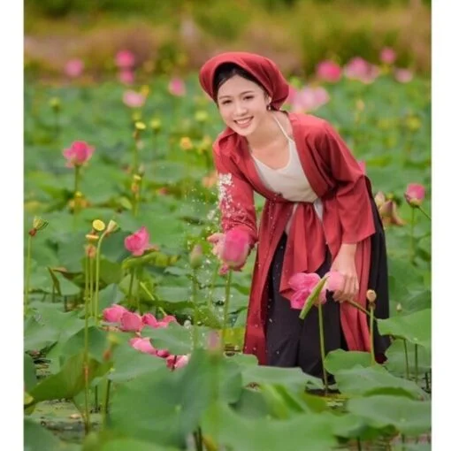 Vietnam four-part dress